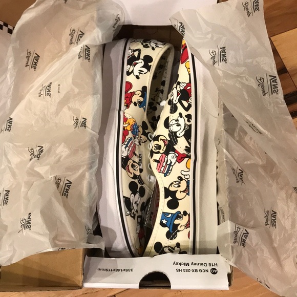Vans Authentic Disney Mickey’s Birthday - Picture 6 of 6